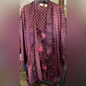 VICTORIA’S SECRET Women’s 2pc Intimates/Sleepwear Set, Robe Size S, Gown Size M
